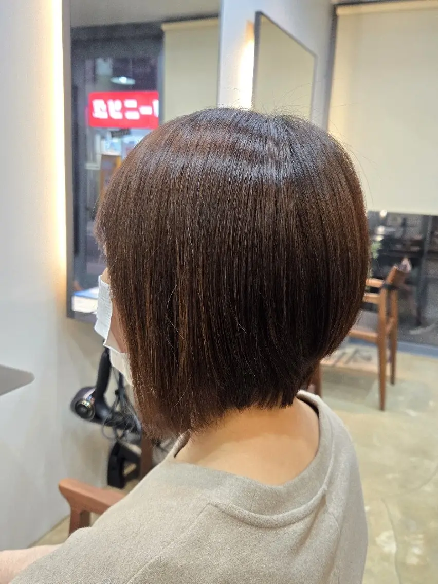 ミディアム ボブ カット 野村 果音(カノン)のヘアスタイル