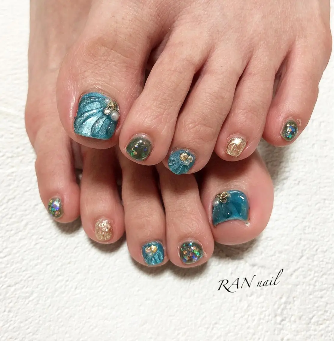 ネイル フットネイル キラキラネイル 水色 大理石ネイル(マーブル) オフィスネイル ハンドネイル フットネイル RAN nailのネイルデザイン