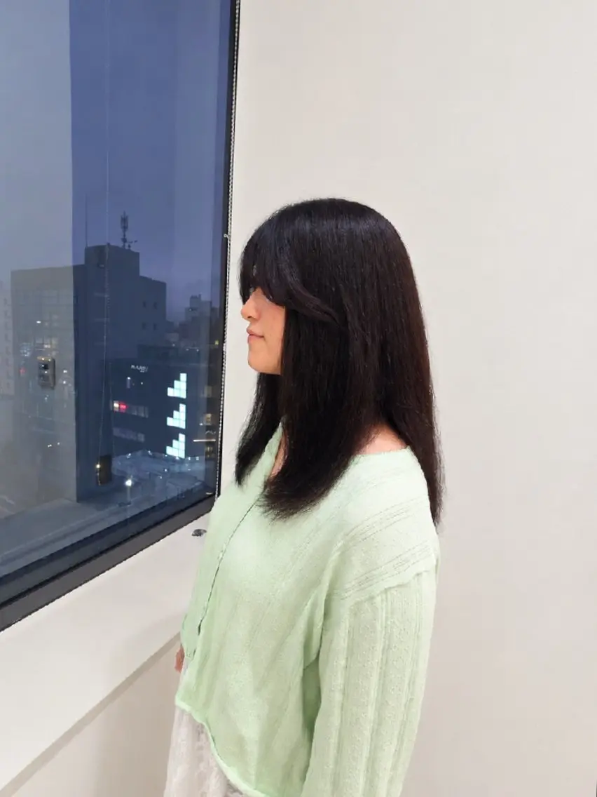 ロング レイヤーカット カット ZELEビックアイ shiori🎀のヘアスタイル