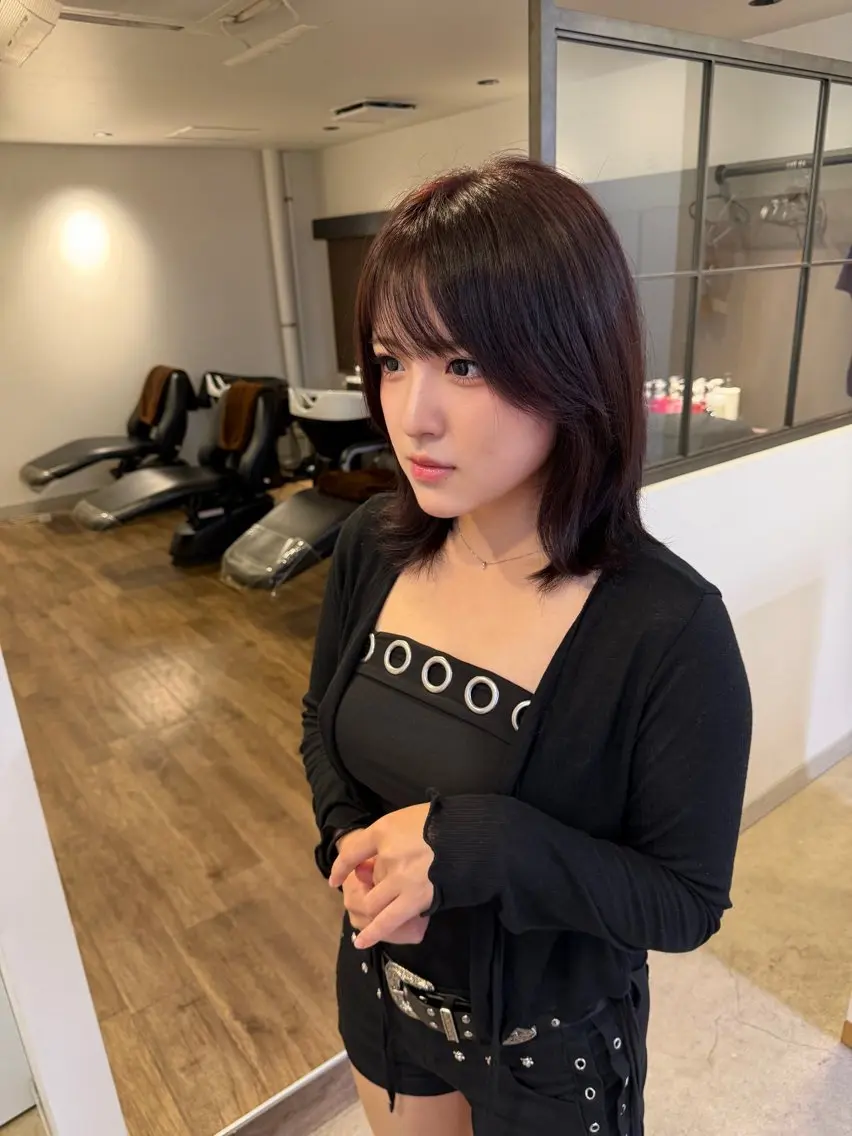 セミロング カラー ブラウンカラー ヘアカラー 髪に優しい 透明感ワンカラー🫧のヘアスタイル