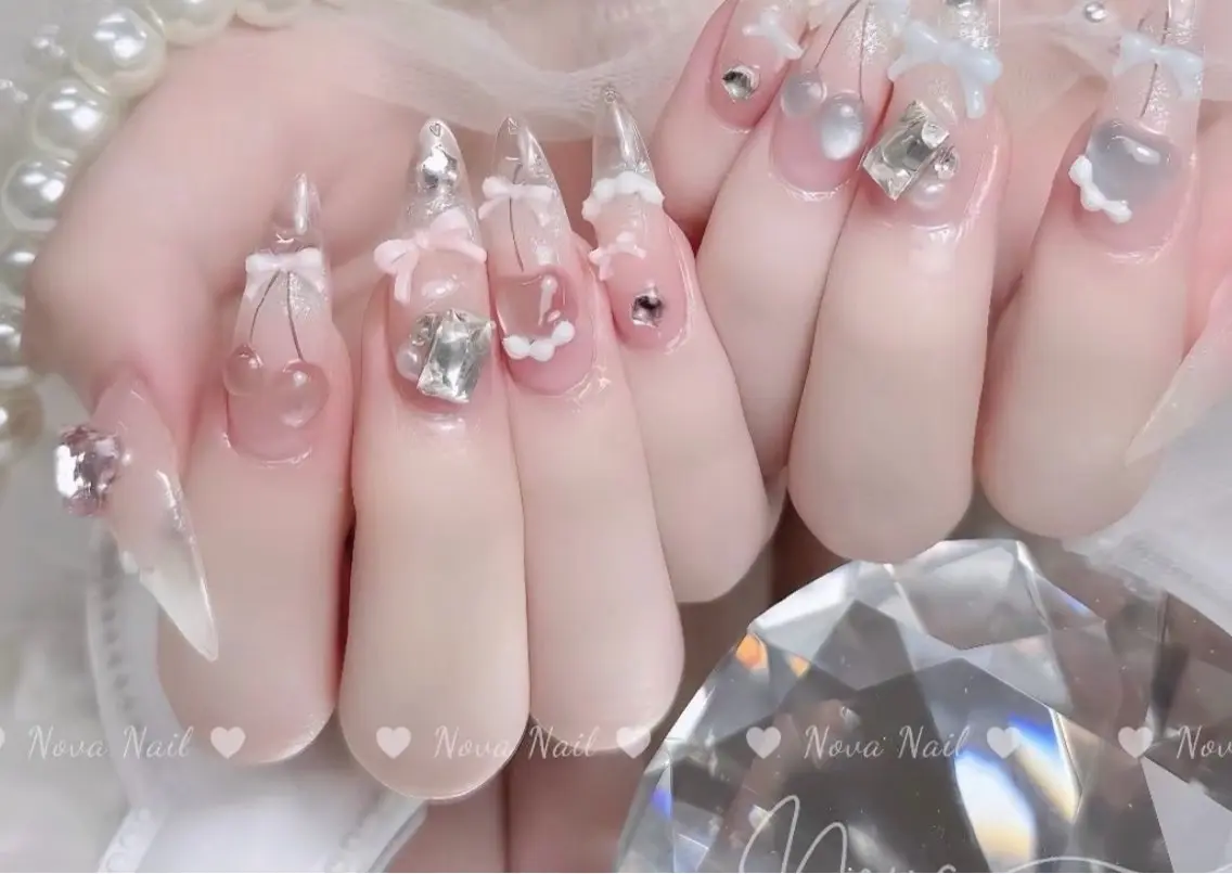 ネイル アオイnail モモのネイルデザイン