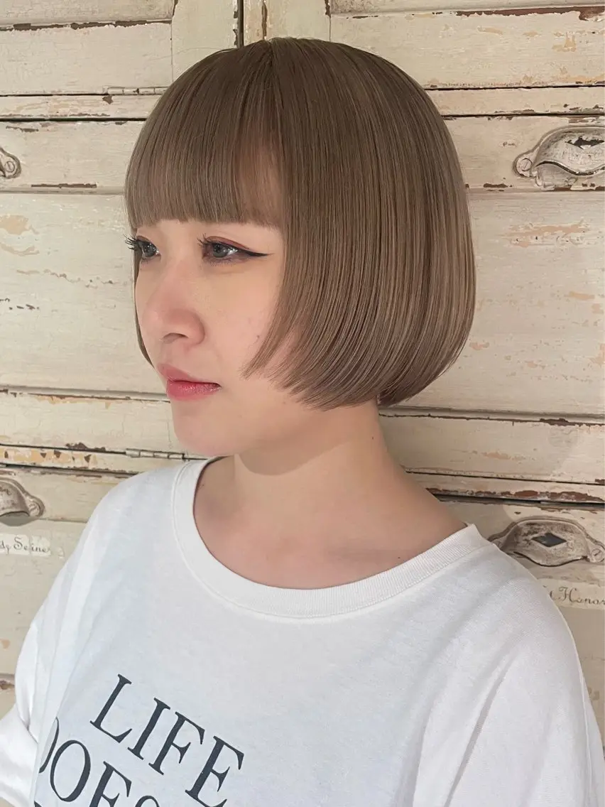 ショート カラー ショートボブ ベージュカラー ブリーチ ダブルカラー グレージュ カット ヘアカラー RorriM natsuのヘアスタイル