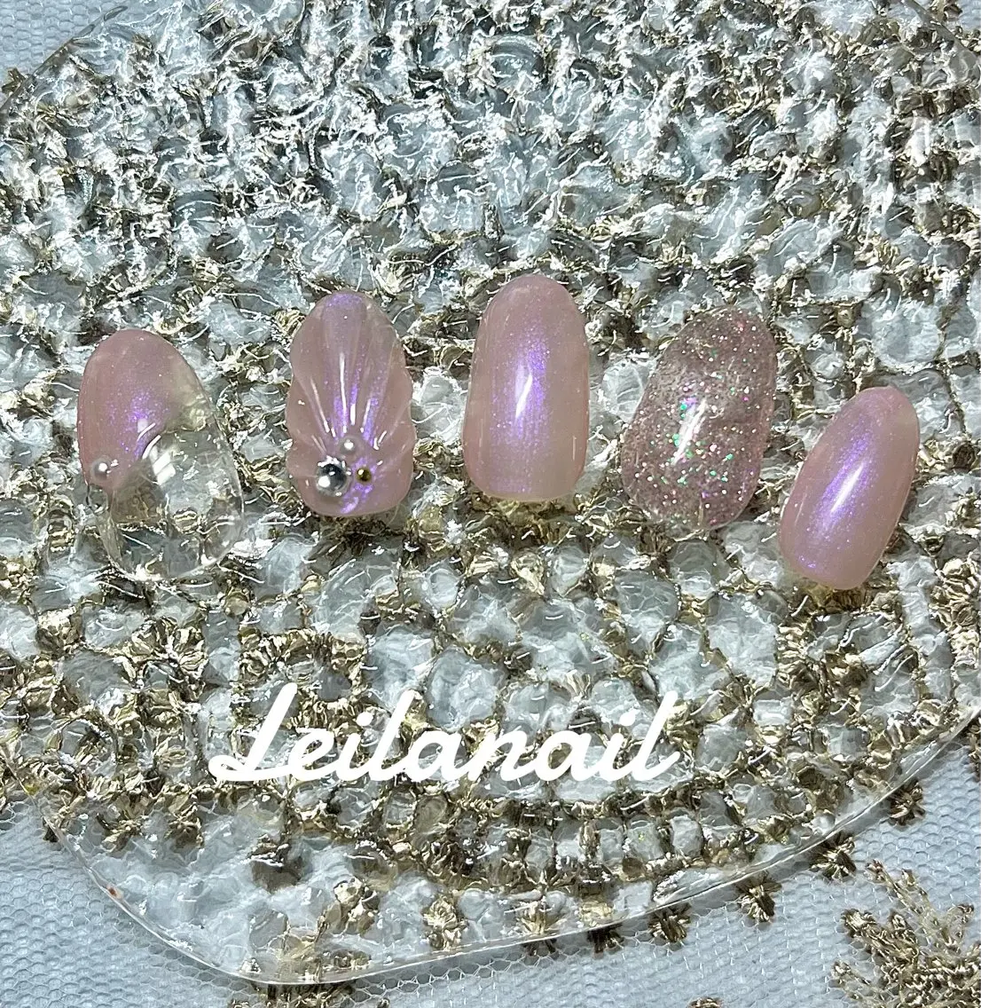 ネイル ミラーネイル ぷっくりネイル レイレア ネイルルームのネイルデザイン