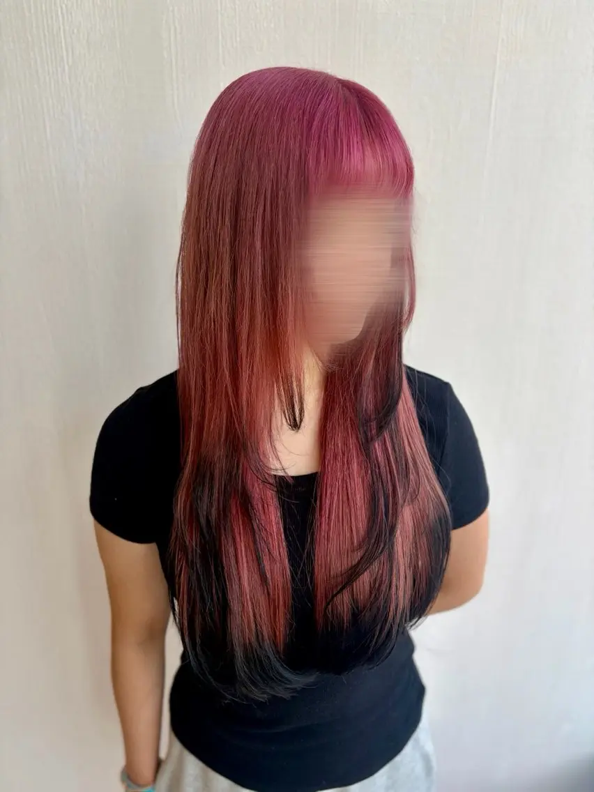 カラー 黒髪 ピンクカラー レッドカラー ヘアカラー 杉森 蘭琉のヘアスタイル