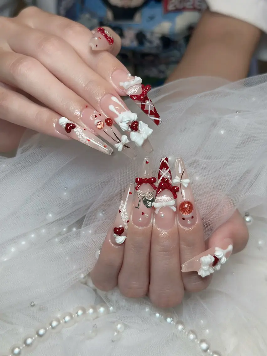 ネイル チークネイル ドット フレンチネイル グラデーション ハート ハンドネイル Julli NailStudioのネイルデザイン
