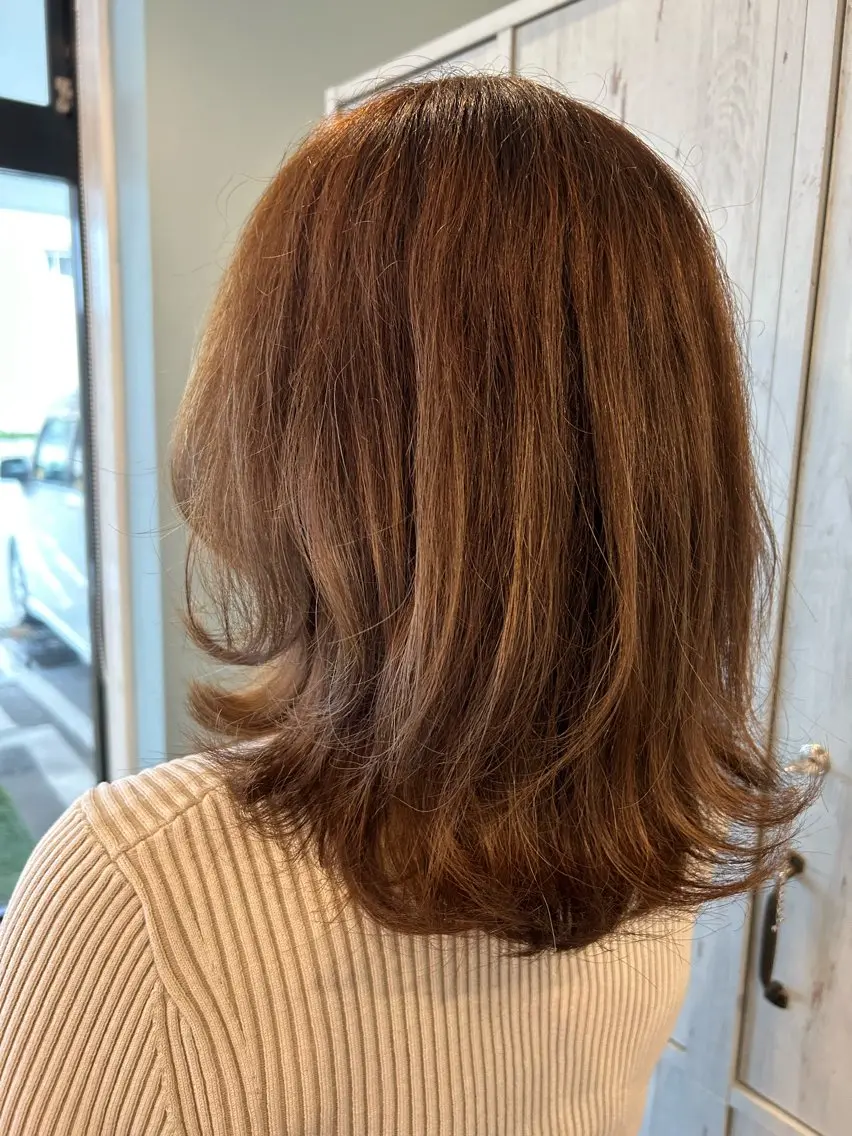 ミディアム 高木 瑶子のヘアスタイル