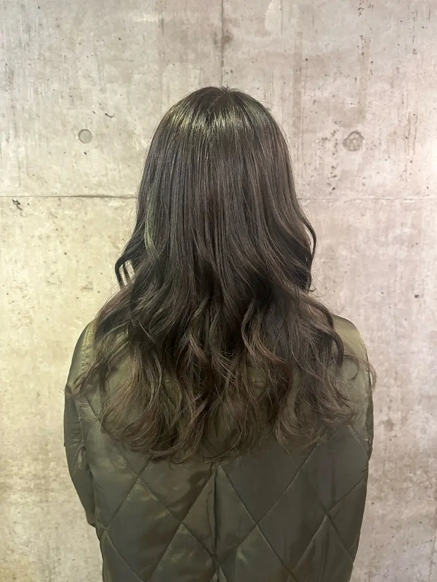 ロング カラー ✂︎岡根 京花✂︎のヘアスタイル
