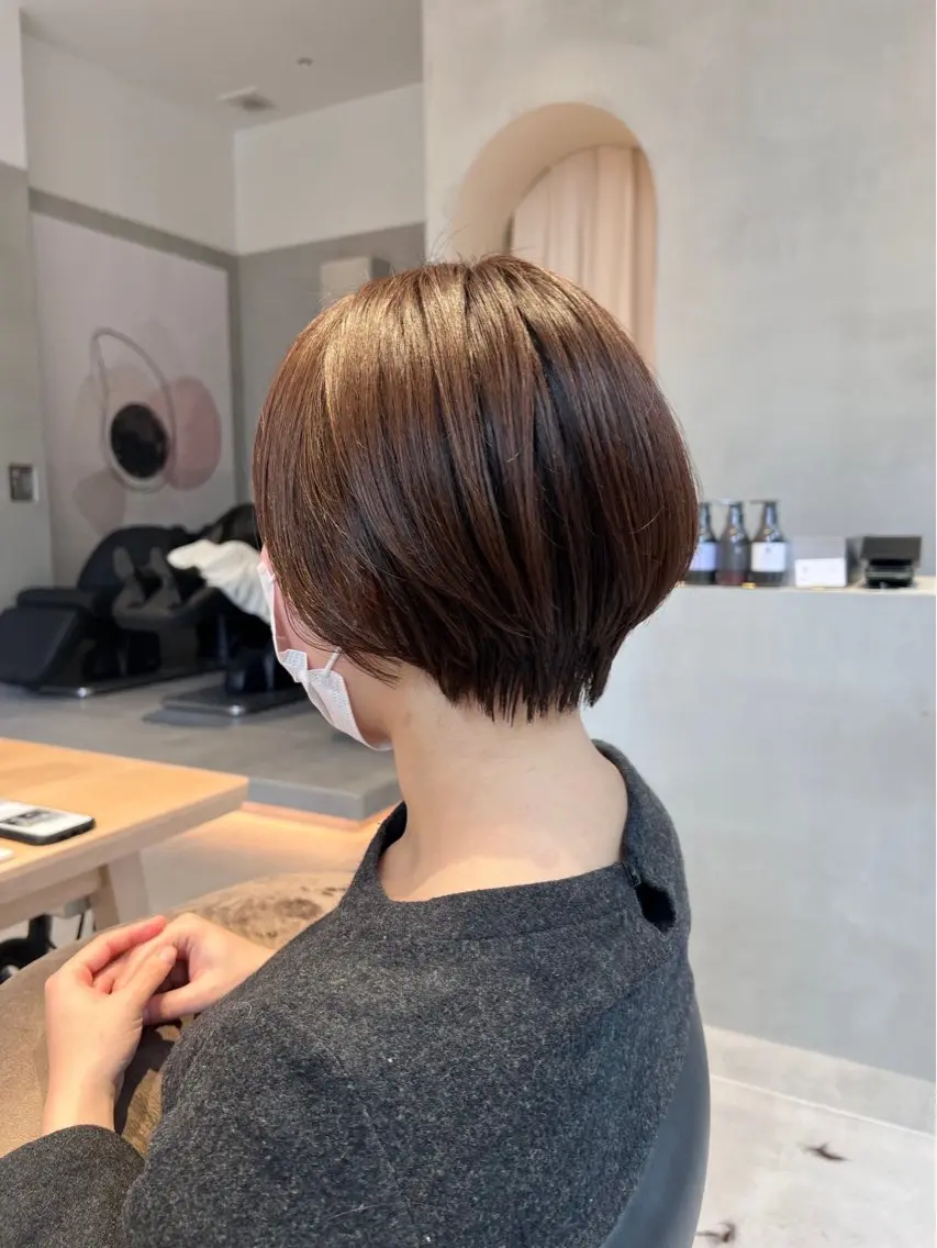 ショート ミオ💎ショート 透ける暗髪のヘアスタイル