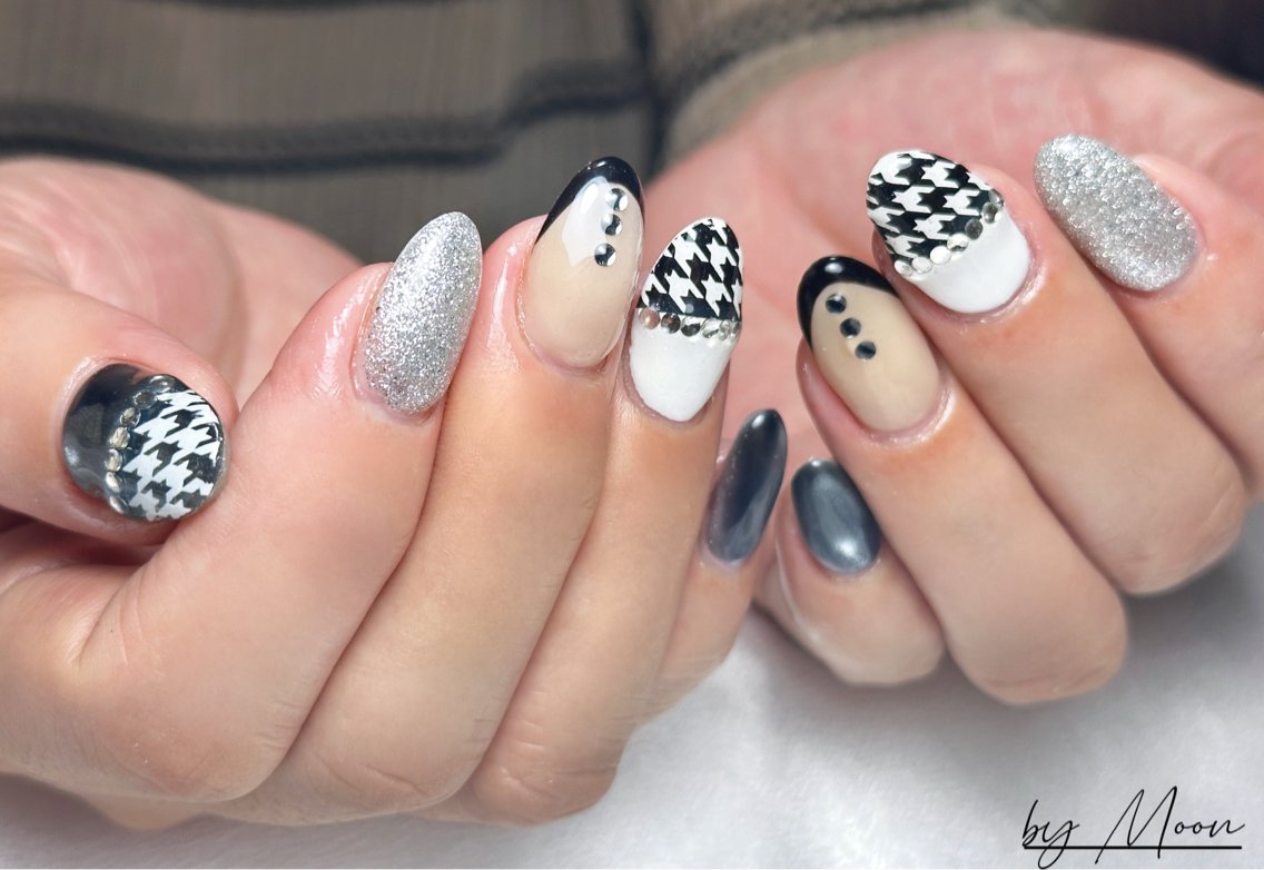ネイル Moon Nailsのネイルデザイン