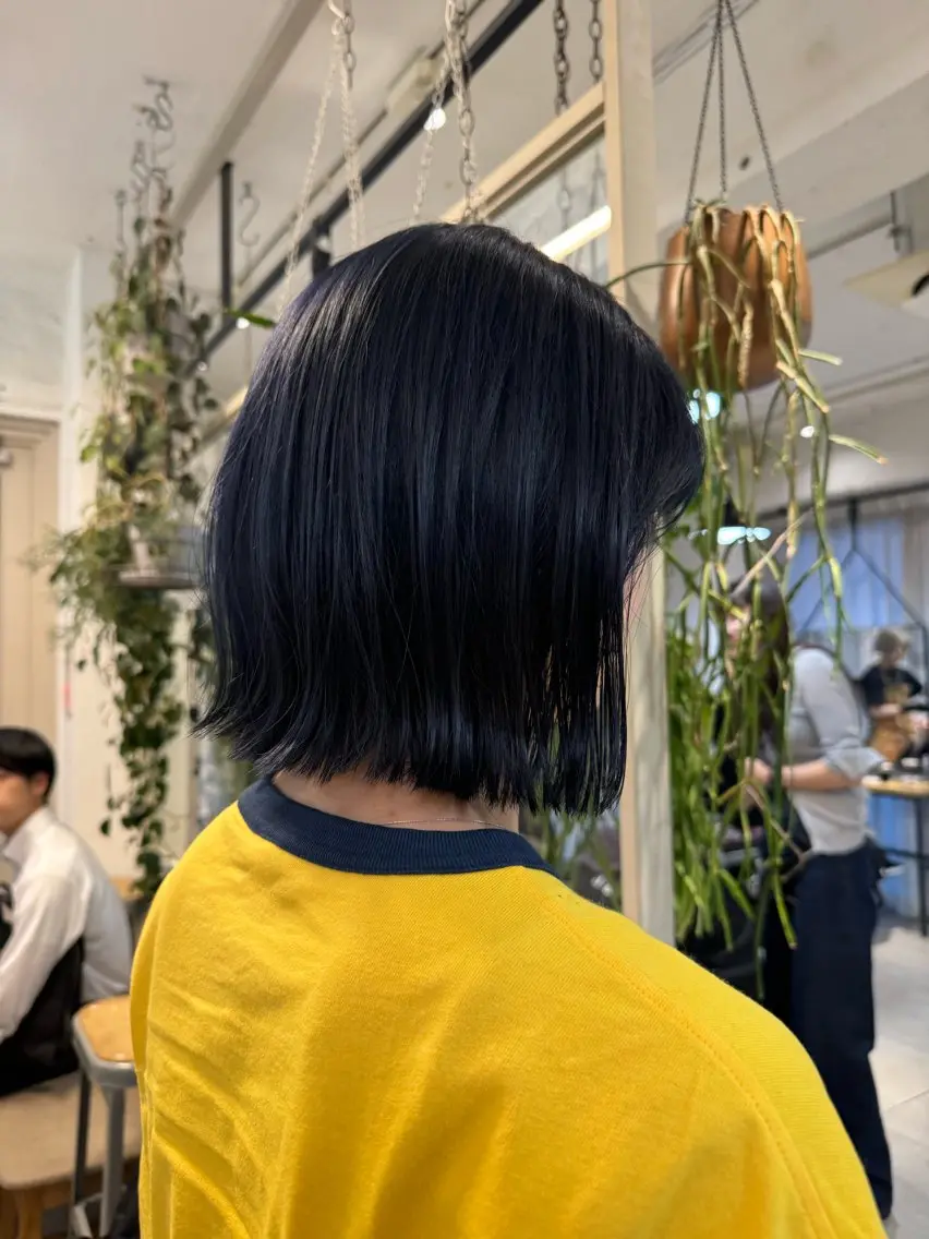 ショート カラー 黒髪 ブリーチ ブルーカラー ブルーブラック ヘアカラー Lomalia 🤍🫧/makoのヘアスタイル