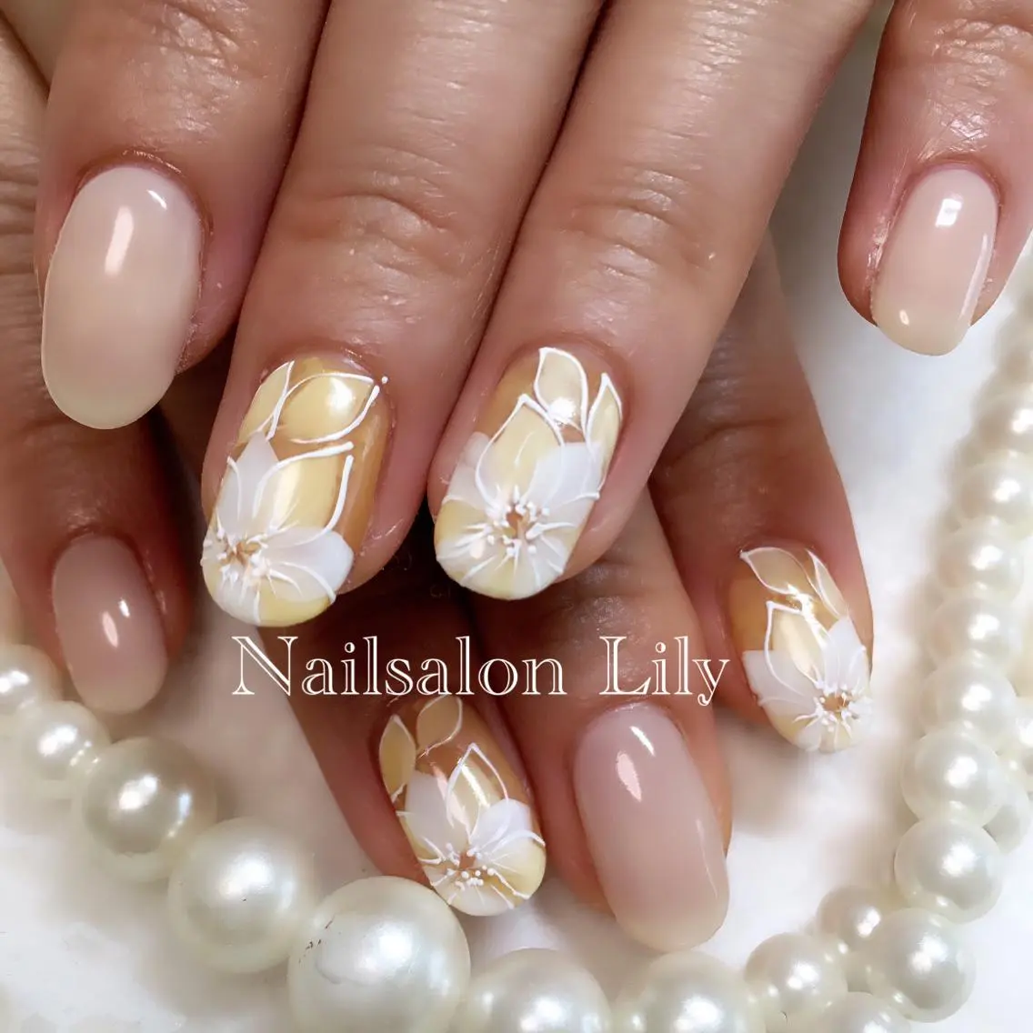 ネイル フラワーネイル Lily*nail 🌻Mii🌻のネイルデザイン