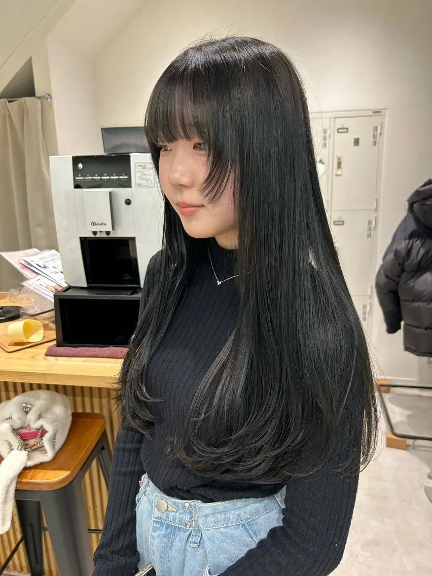 ロング カラー 黒髪 ブルーカラー ブルーブラック 姫カット レイヤーカット 町田縮毛矯正/ 髪質改善/美髪特化のヘアスタイル