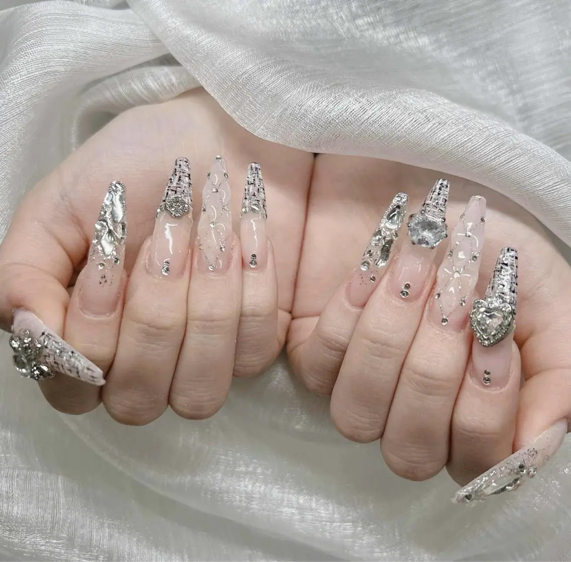 ネイル 長さ出し グラデーション 卒業式 キラキラネイル マグネットネイル ハンドネイル Lee Nailsのネイルデザイン