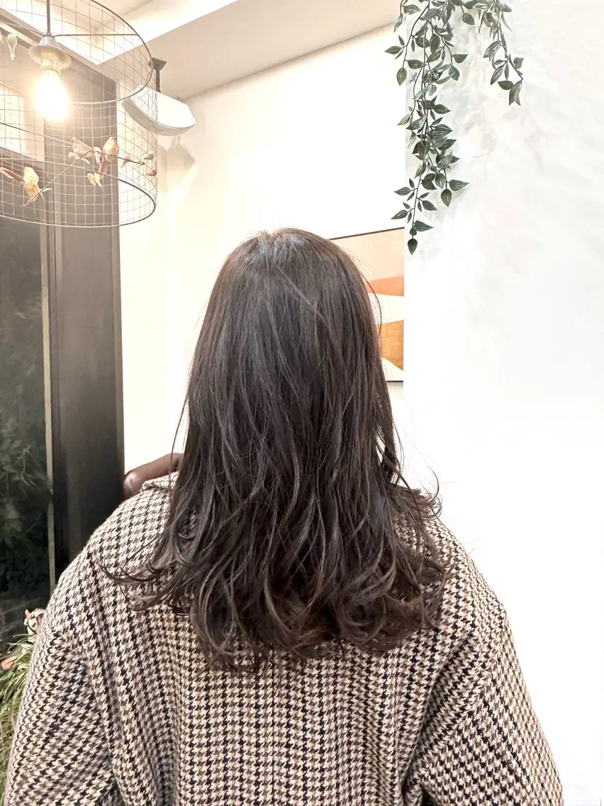 セミロング カラー ヘアカラー トリートメント 村上 滉弥のヘアスタイル