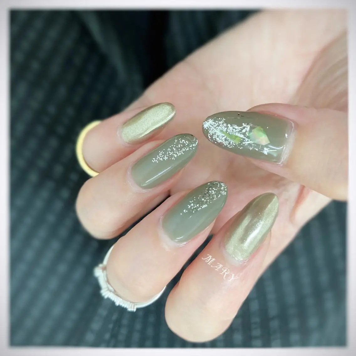 ネイル キラキラネイル ミラーネイル ニュアンスネイル ワンカラーネイル シルバー ハンドネイル Mary nail .narumiのネイルデザイン