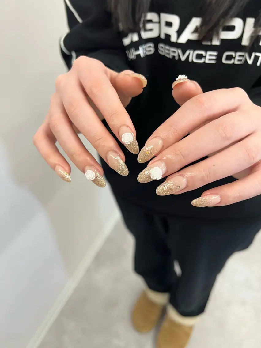 ネイル フレンチネイル ジェルネイル ラメ(グリッター) ラメグラデーション マグネットネイル ハンドネイル ハンドケア Bana_ Nailのネイルデザイン