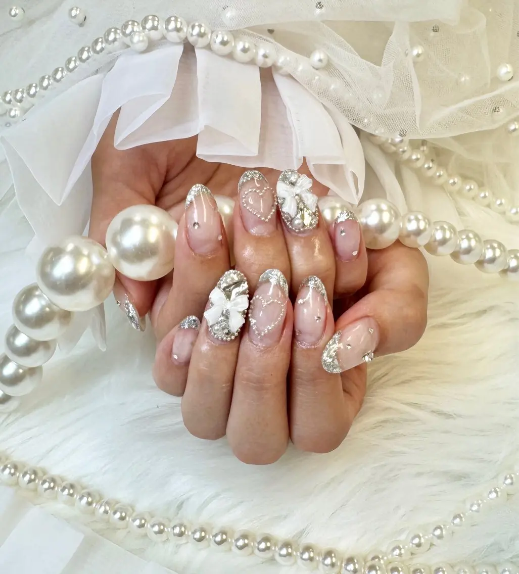 ネイル フレンチネイル ジェルネイル ガラスフレンチ マグネットネイル パラジェル Queeens nailのネイルデザイン