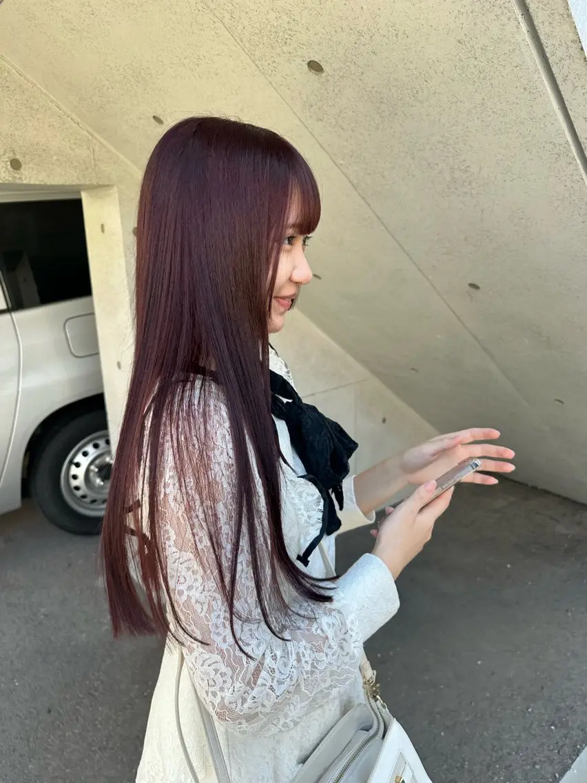 ロング カラー レッドカラー カット トリートメント AYAKASA 暖色カラー/レイヤーのヘアスタイル