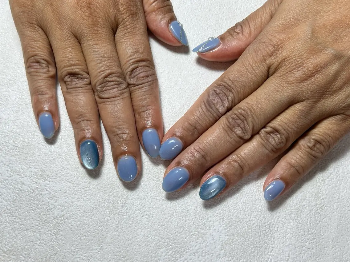 ネイル オーロラネイル フットネイル フレンチネイル ジェルネイル マグネットネイル ハンドネイル mogunail &blowのネイルデザイン
