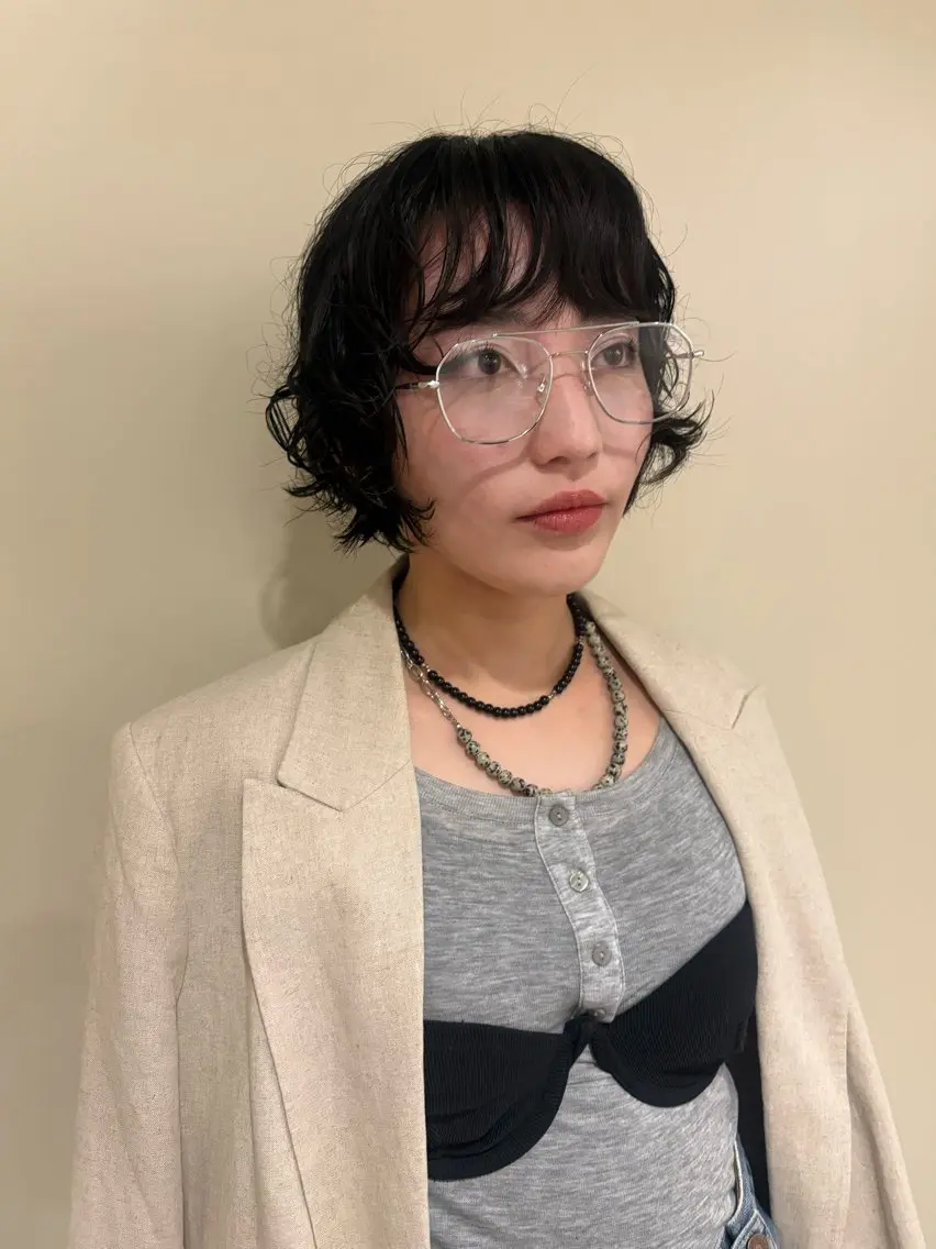 ショート ボブ カット パーマ ヤスダ ホノカのヘアスタイル