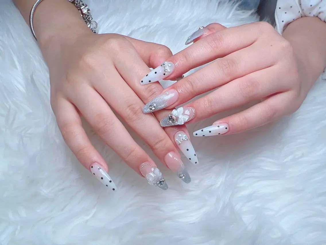 ネイル ブルー フットネイル フレンチネイル 韓国ネイル マグネットネイル ハンドネイル ハンドケア Hara Nail 【持ち込みOK】のネイルデザイン