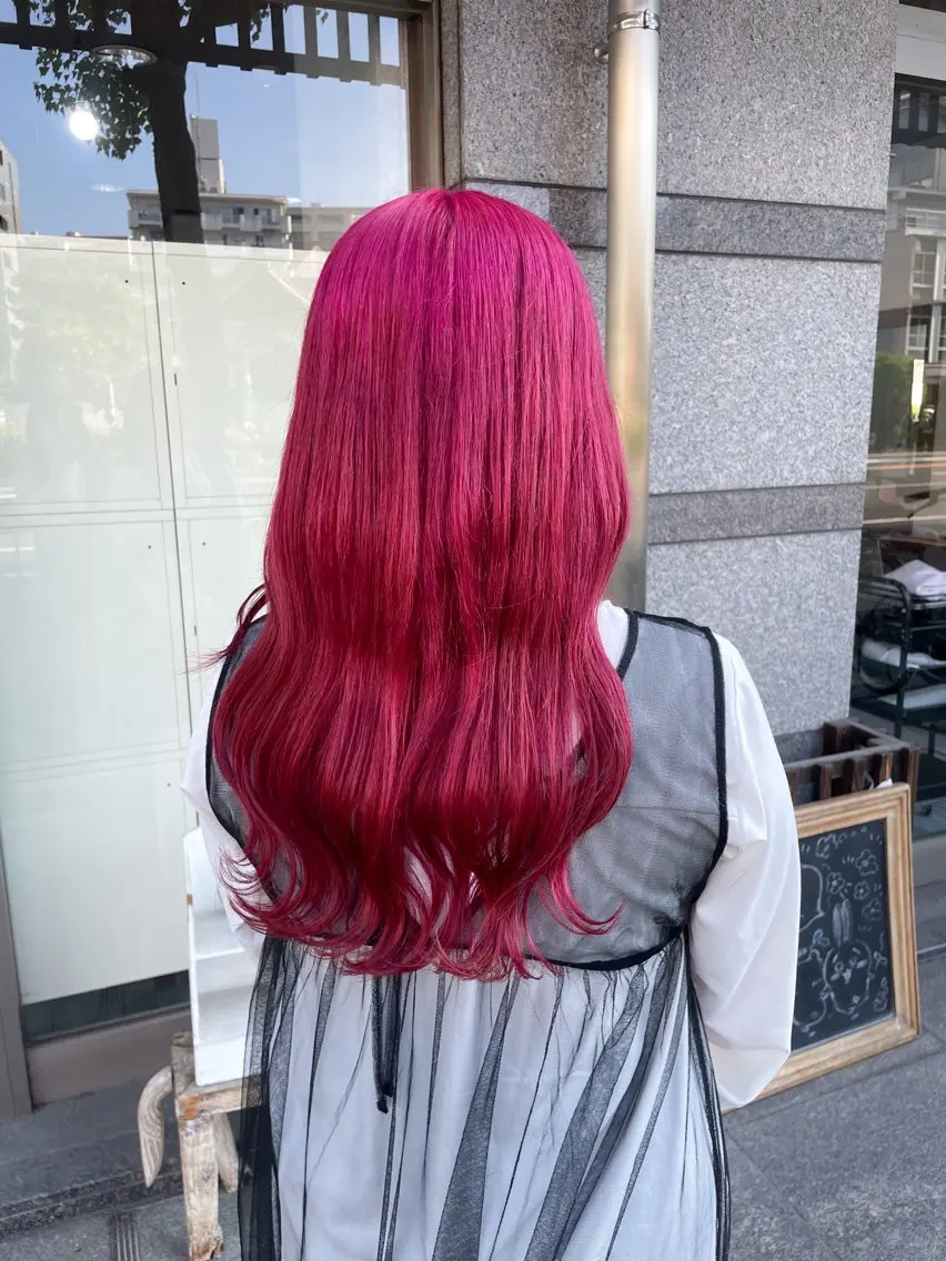 ロング カラー ピンクカラー ヘアカラー トリートメント イワタ マハ/ minim hairのヘアスタイル