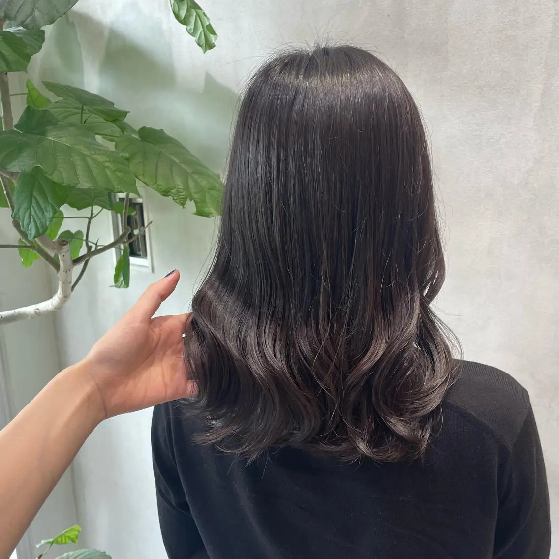 セミロング カラー アッシュ レイヤーカット 🌿 濱野玲奈のヘアスタイル