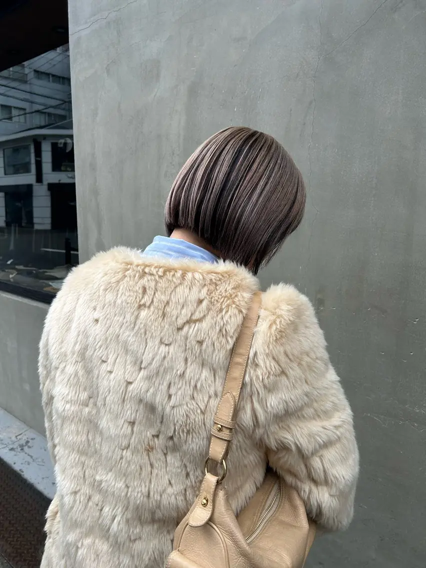 ショート カラー ベージュカラー ブロンド ブロンドベージュ 外国人風カラー 心斎橋/レイヤー/ ブリーチ/モエのヘアスタイル