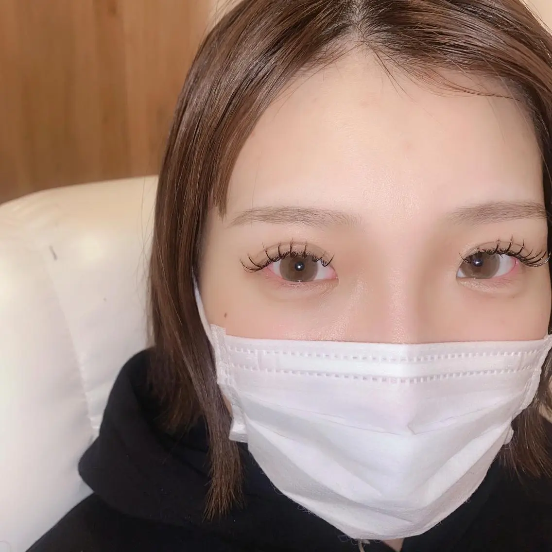 マツエク・マツパ 束感まつ毛 フラットラッシュ 韓国風マツエク パリジェンヌラッシュリフト ボリュームラッシュ 肌に馴染むハイトーン /ミルクティーカラーのヘアスタイル