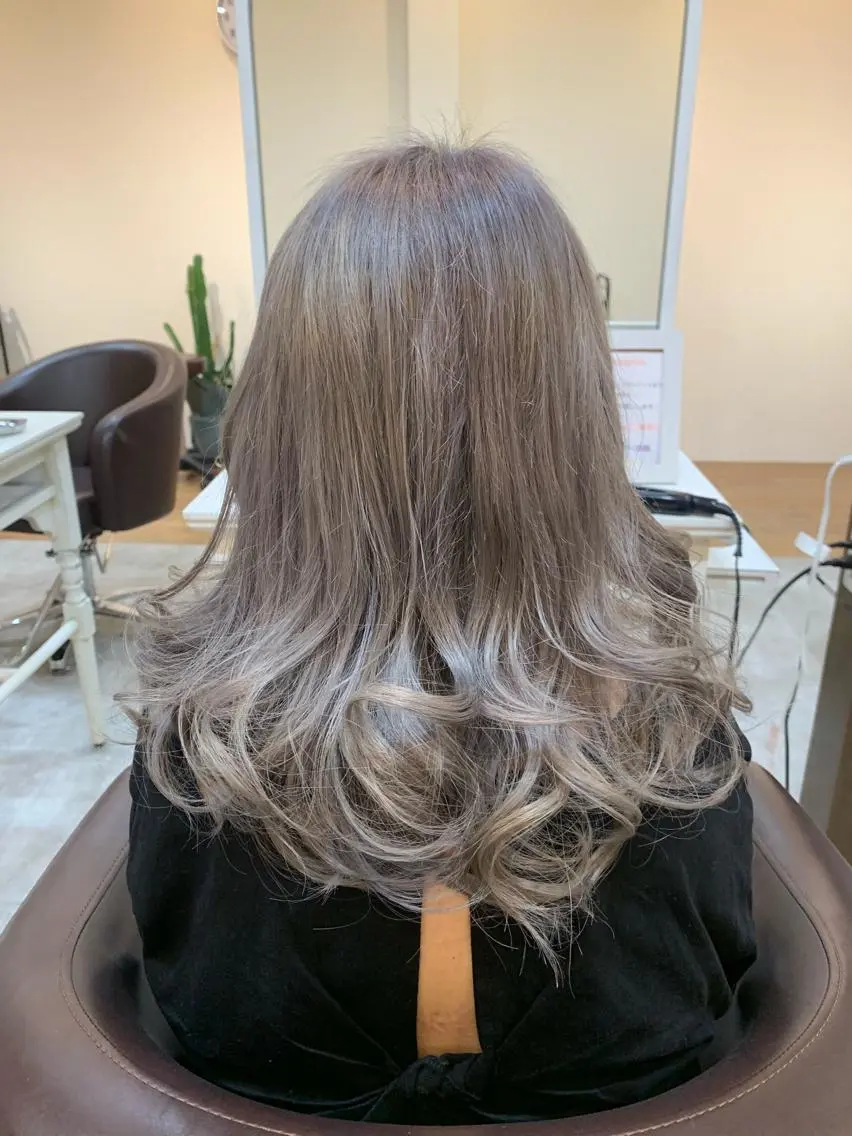 人気ブリーチ🌟ダメージ94%OFF💓ファイバープレックスケアブリーチ＋透け感✨アディクシー✨イルミナ✨エドルカラーの写真