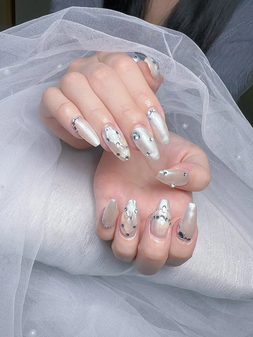 ネイル アートネイル オーロラネイル チークネイル 長さ出し フットネイル Miya _nailのネイルデザイン