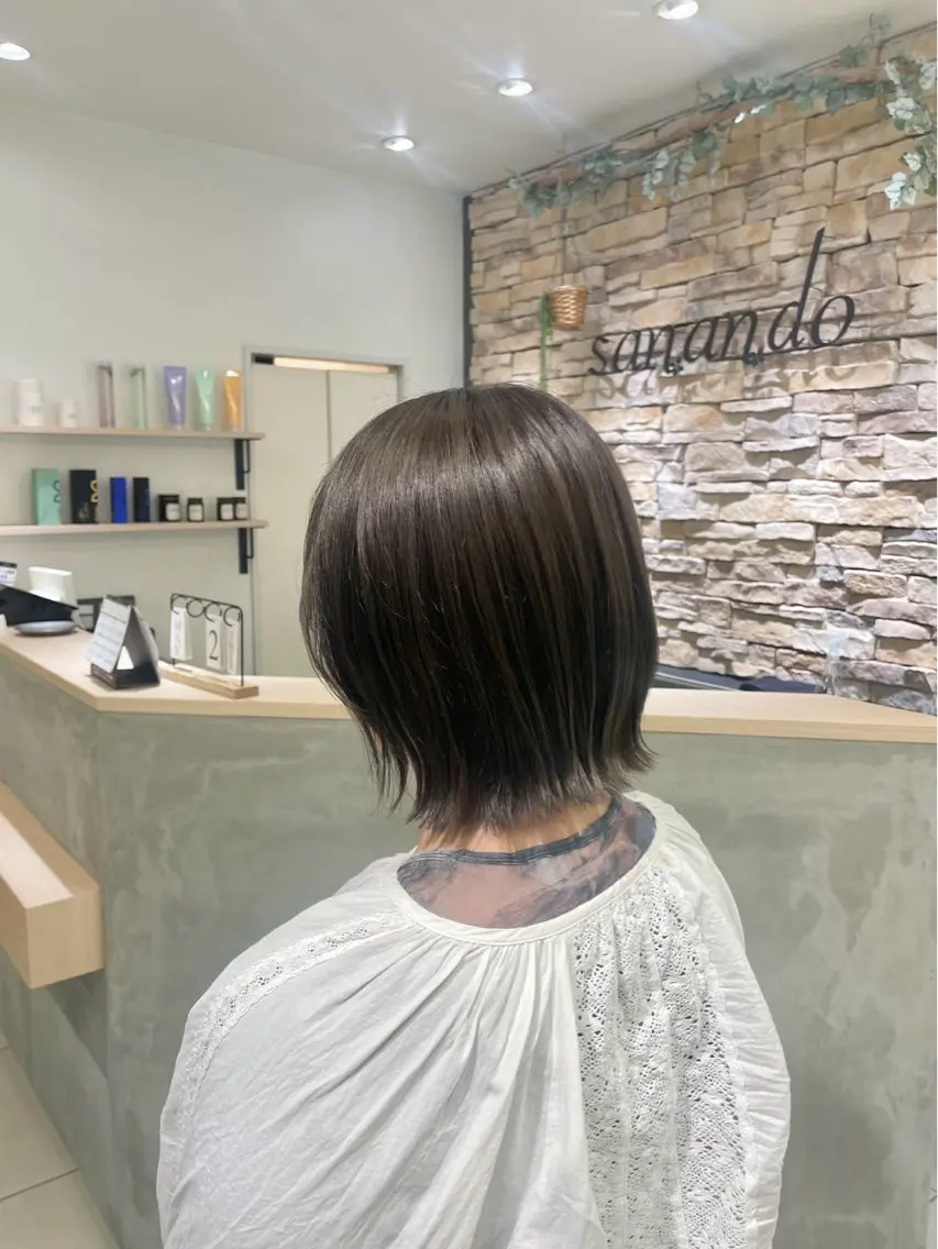 カラー SLASHスラッシュ 辻村  彩華のヘアスタイル