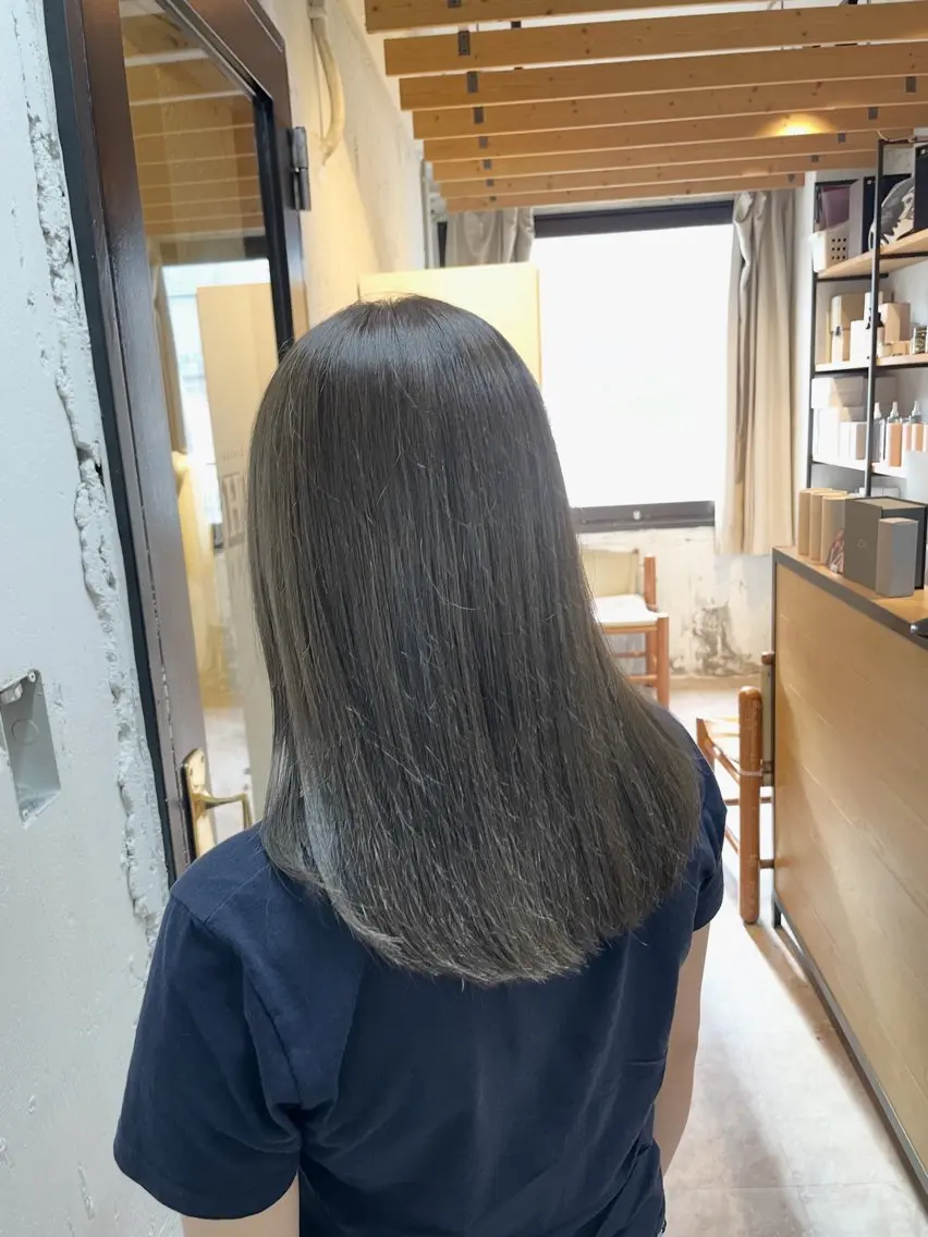セミロング カット ヘアカラー トリートメント EIGHT　サイショ ミズキのヘアスタイル