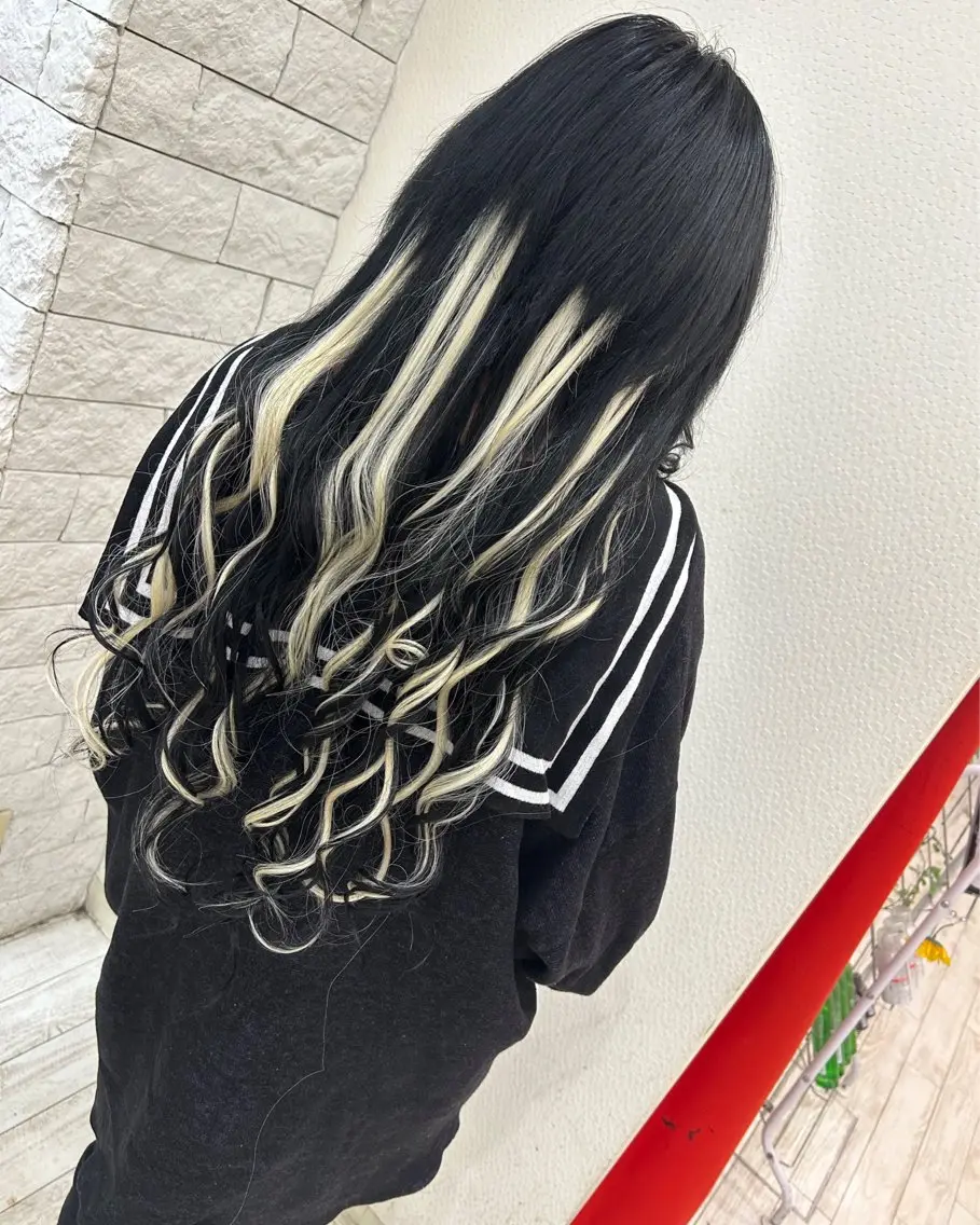 ロング ヘアアレンジ エクステ 今村公介 ブリーチ特化、派手髪のヘアスタイル
