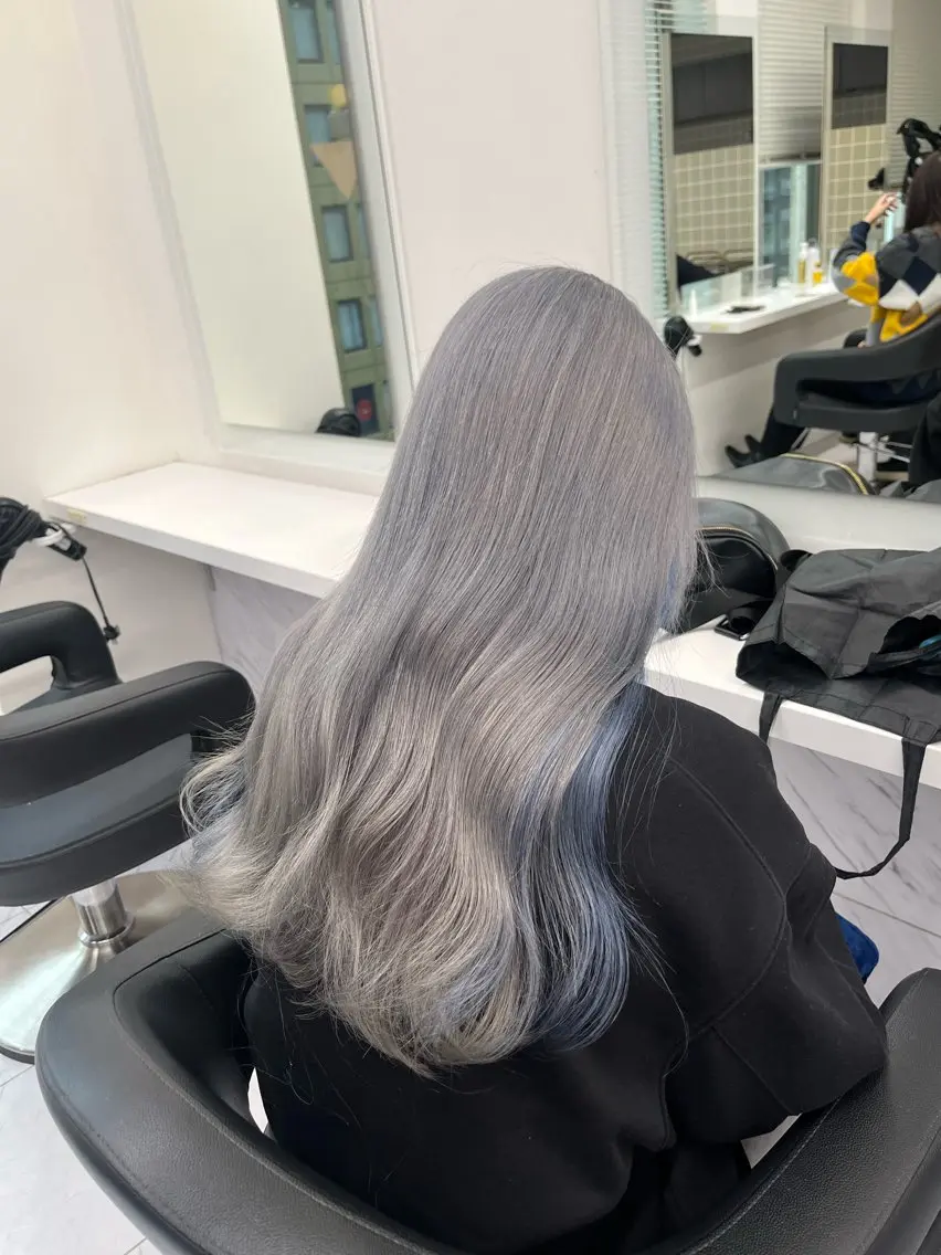 ロング ヘアカラー トリートメント ヘッドスパ ヘアセット 寒色/ベージュヘア ブリーチありMiOのヘアスタイル