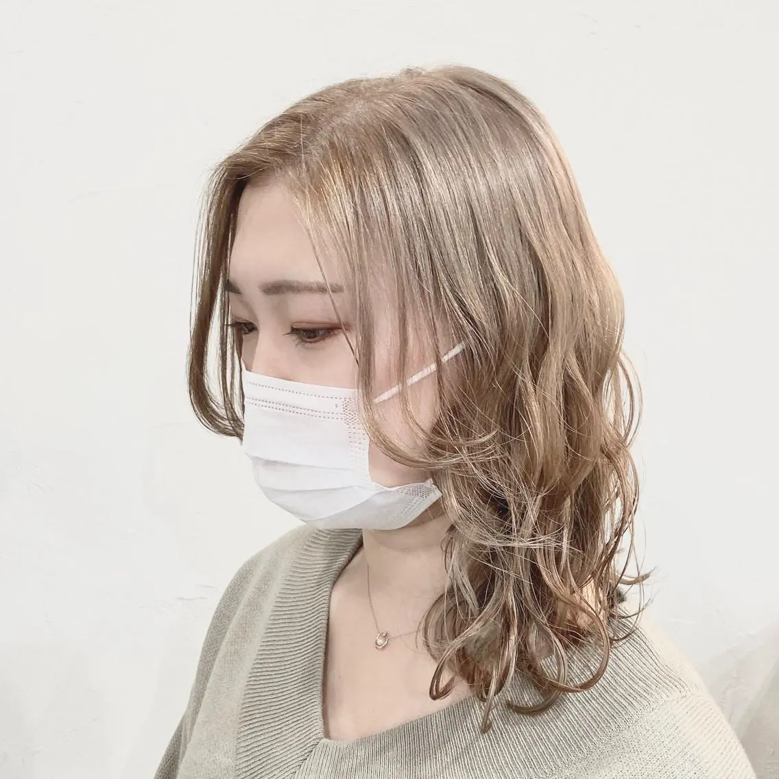 セミロング カラー soin by poshのヘアスタイル