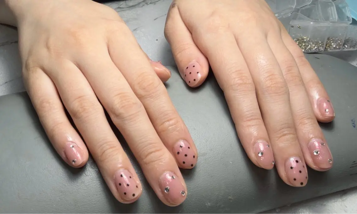 ネイル アートネイル フレンチネイル ジェルネイル グラデーション 韓国ネイル ハンドネイル Nail Kihi アミ🌷のネイルデザイン
