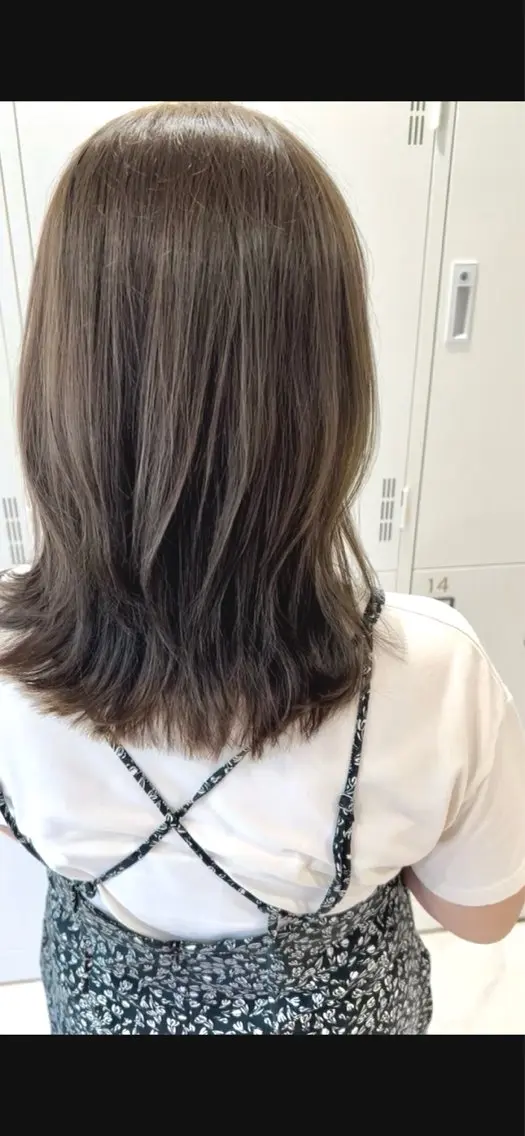 セミロング カラー ベージュカラー 透明感カラー イルミナカラー オリーブベージュ オレンジ カット ヘアカラー トリートメント 韓国レイヤー🇰🇷 /縮毛矯正/高島奈緒のヘアスタイル