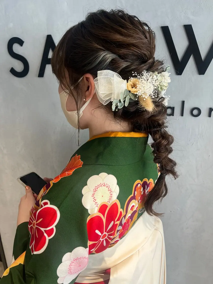セミロング カラー パーマ ヘアアレンジ インナーカラー yukimi .のヘアスタイル