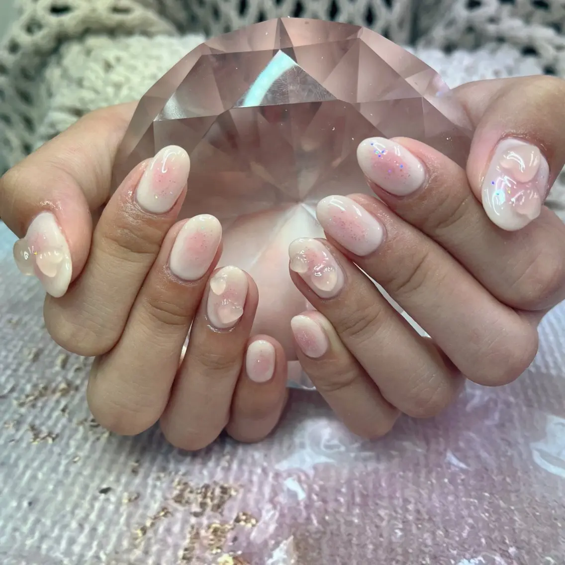 ネイル チークネイル ピンク 冬ネイル ハンドネイル BlueDaisy 栄本店のネイルデザイン