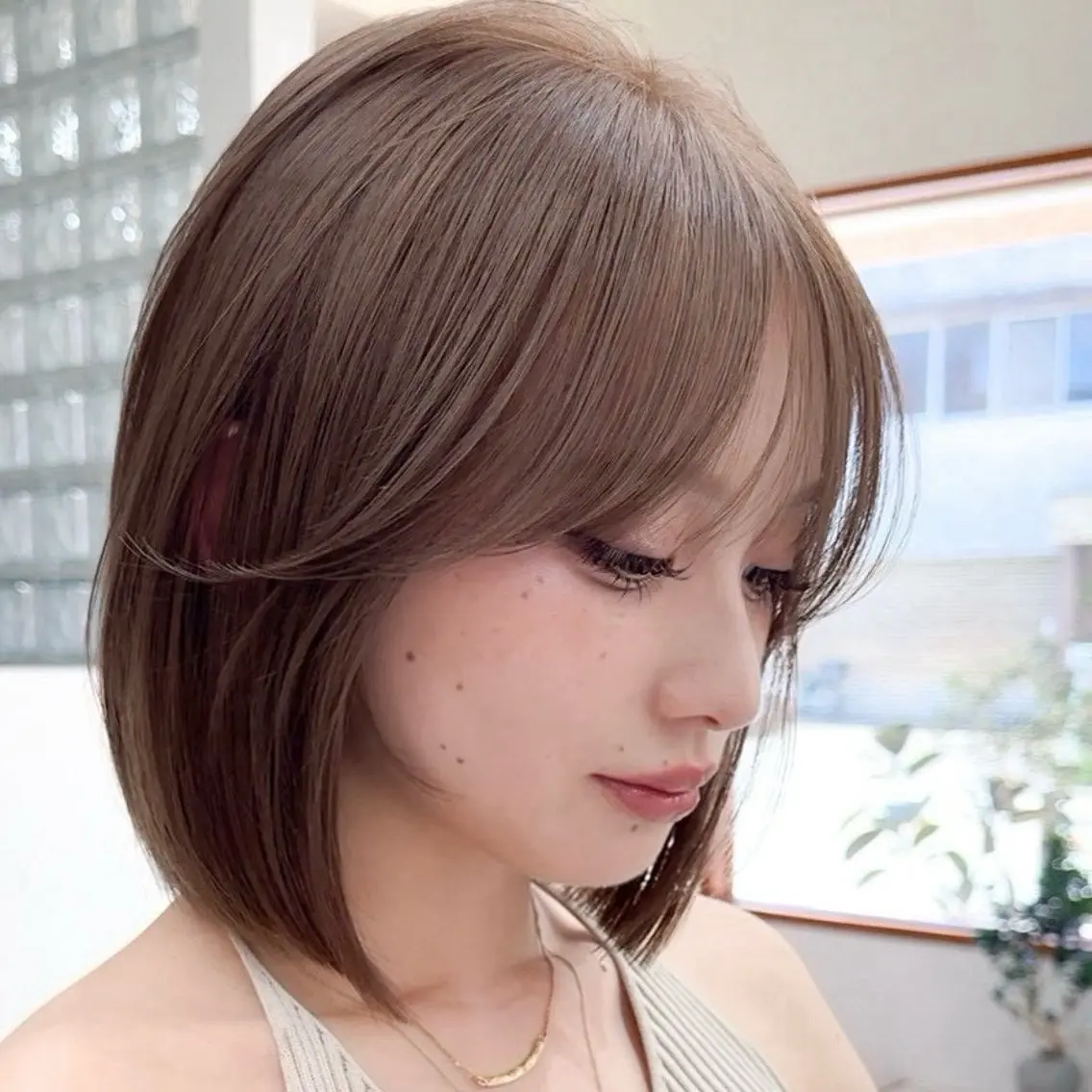 ミディアム カラー カット ヘアカラー ぱつっとボブ/透明感 カラー/ayakaのヘアスタイル