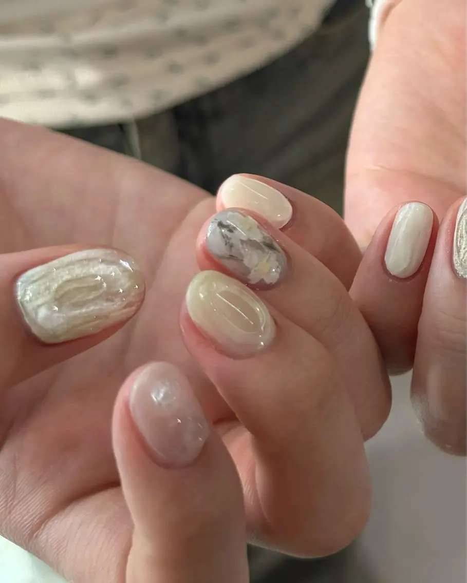 ネイル 韓国ネイル マグネットネイル オフィスネイル シンプルネイル ワンホンネイル n2 nail daikokuchoのネイルデザイン