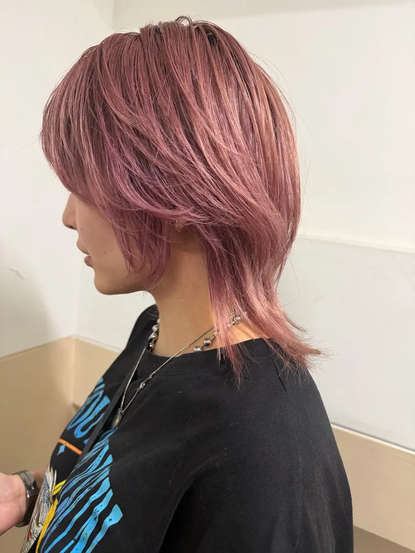 セミロング カラー ピンクカラー ウルフカット ヘアカラー Appeler Kana yのヘアスタイル
