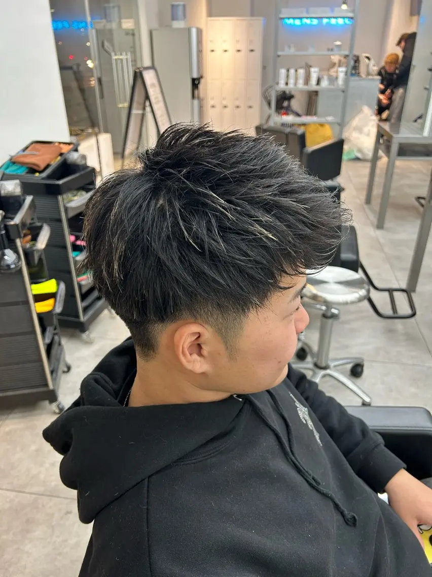 ショート メンズ モヒカン メンズ特化✨️ 右田 聖妃のヘアスタイル