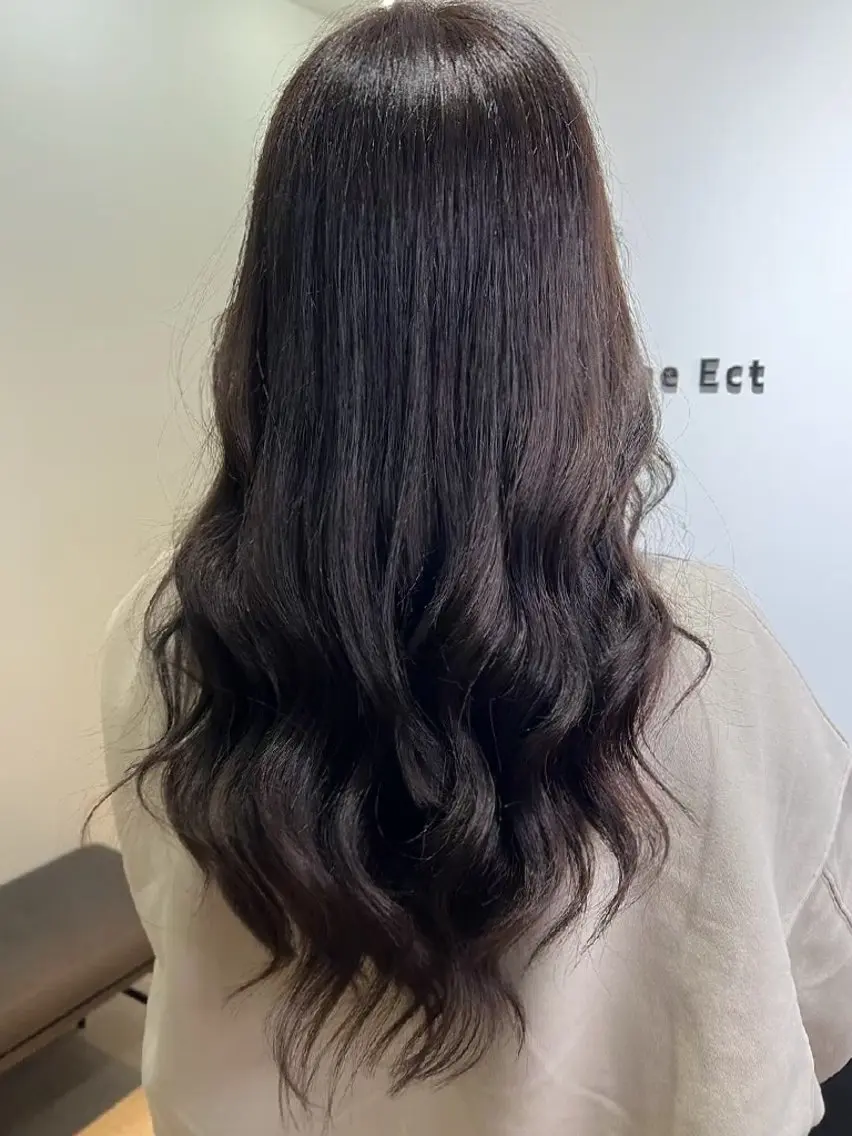 カラー 江坂 misaki のヘアスタイル