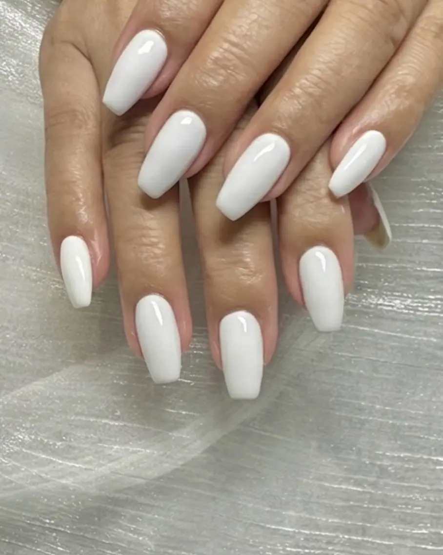 ネイル アートネイル ワンカラーネイル シンプルネイル ホワイト ハンドネイル Sei | cres nailのネイルデザイン