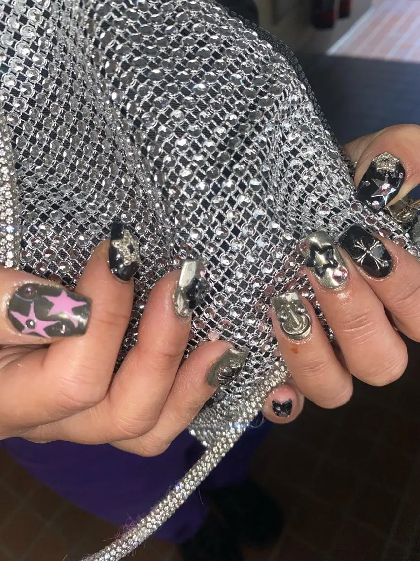 ネイル 個性派🌺推しネイル 💅💞hota🐇のネイルデザイン