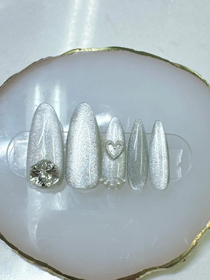 ネイル アートネイル ボルドー チークネイル ドット フットネイル ハンドネイル Queeens nailのネイルデザイン