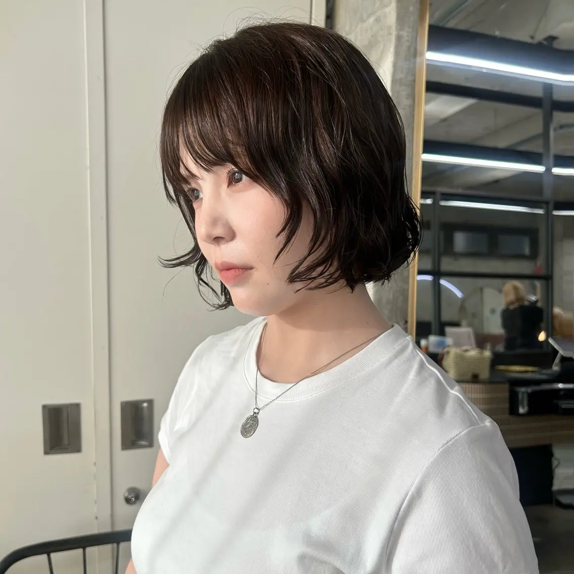 ミディアム カラー パーマ ミディアムパーマ ボブ カット ヘアカラー パーマ 伊藤ほのか/柔らかパ ーマ/ダブルカラーのヘアスタイル