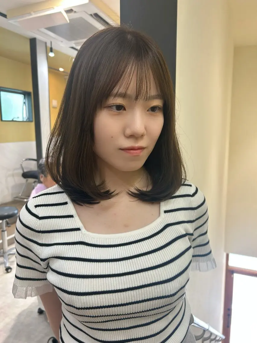 ミディアム カラー レイヤーカット ローレイヤー カット ヘアカラー トリートメント hubhair レイヤー/透明感のヘアスタイル